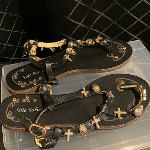 SOLE SALVATION Women’s Skull and Cross Jewelled Sandals - New Without Tags - Picture 2 of 9